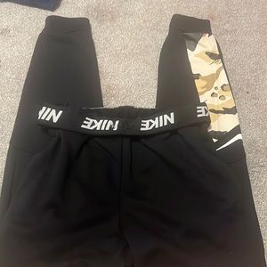 NIKE DRI-FIT sweatpants